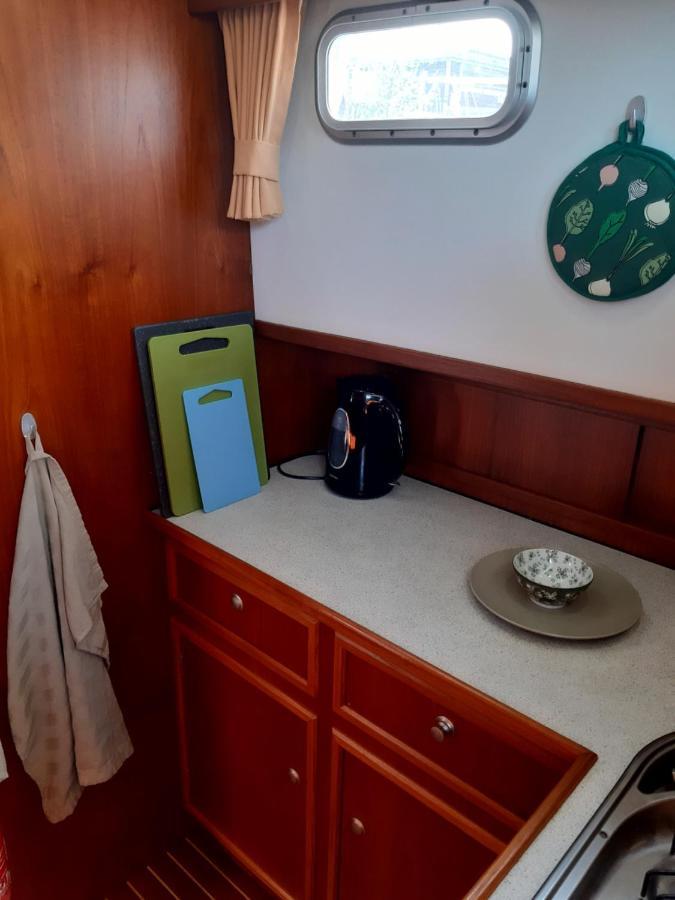Motor Yacht Amazone Otel Amsterdam Dış mekan fotoğraf