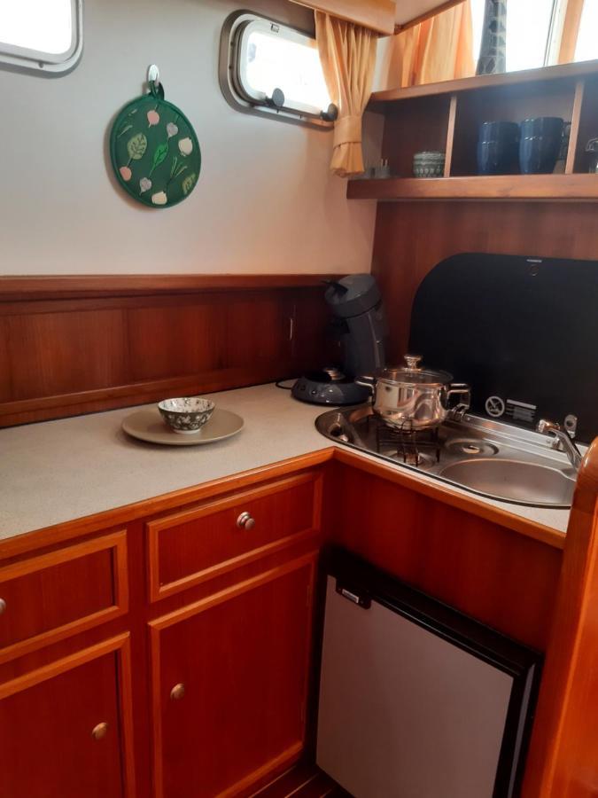 Motor Yacht Amazone Otel Amsterdam Dış mekan fotoğraf