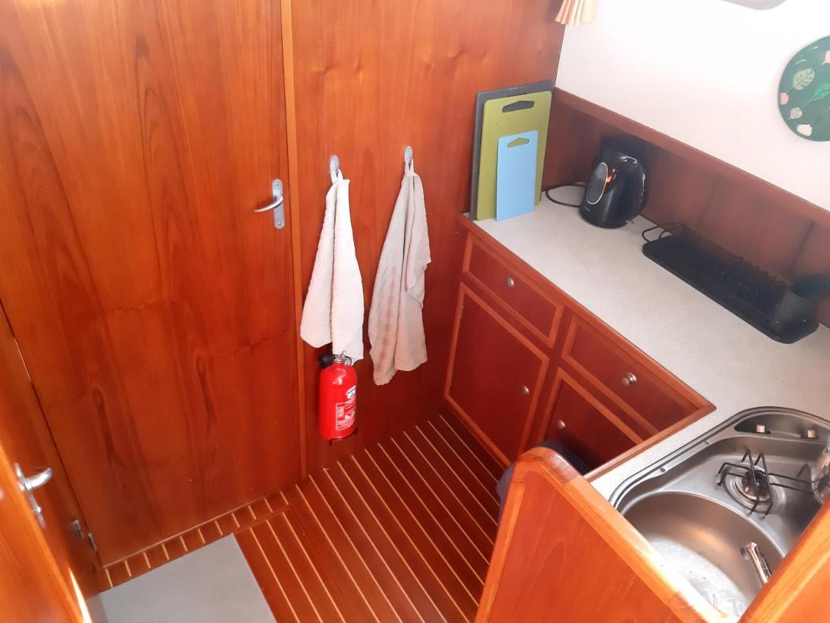 Motor Yacht Amazone Otel Amsterdam Dış mekan fotoğraf